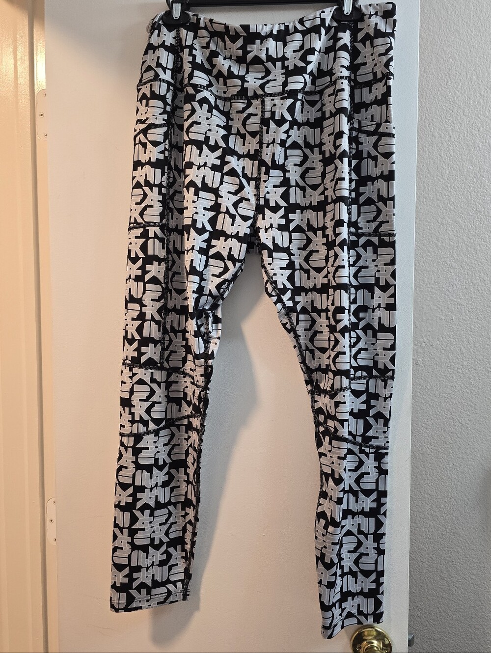 716 Black & White Graphic Leggings - Women’s Stretch Leggings